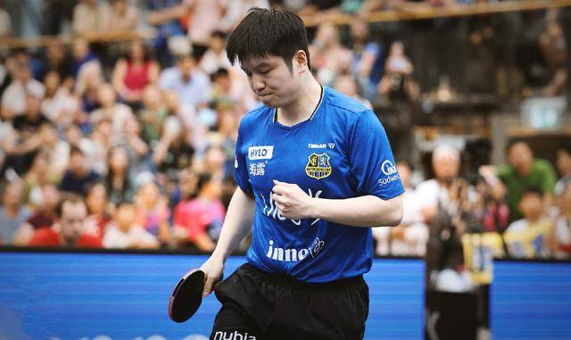 个年轻球员 个年轻球员