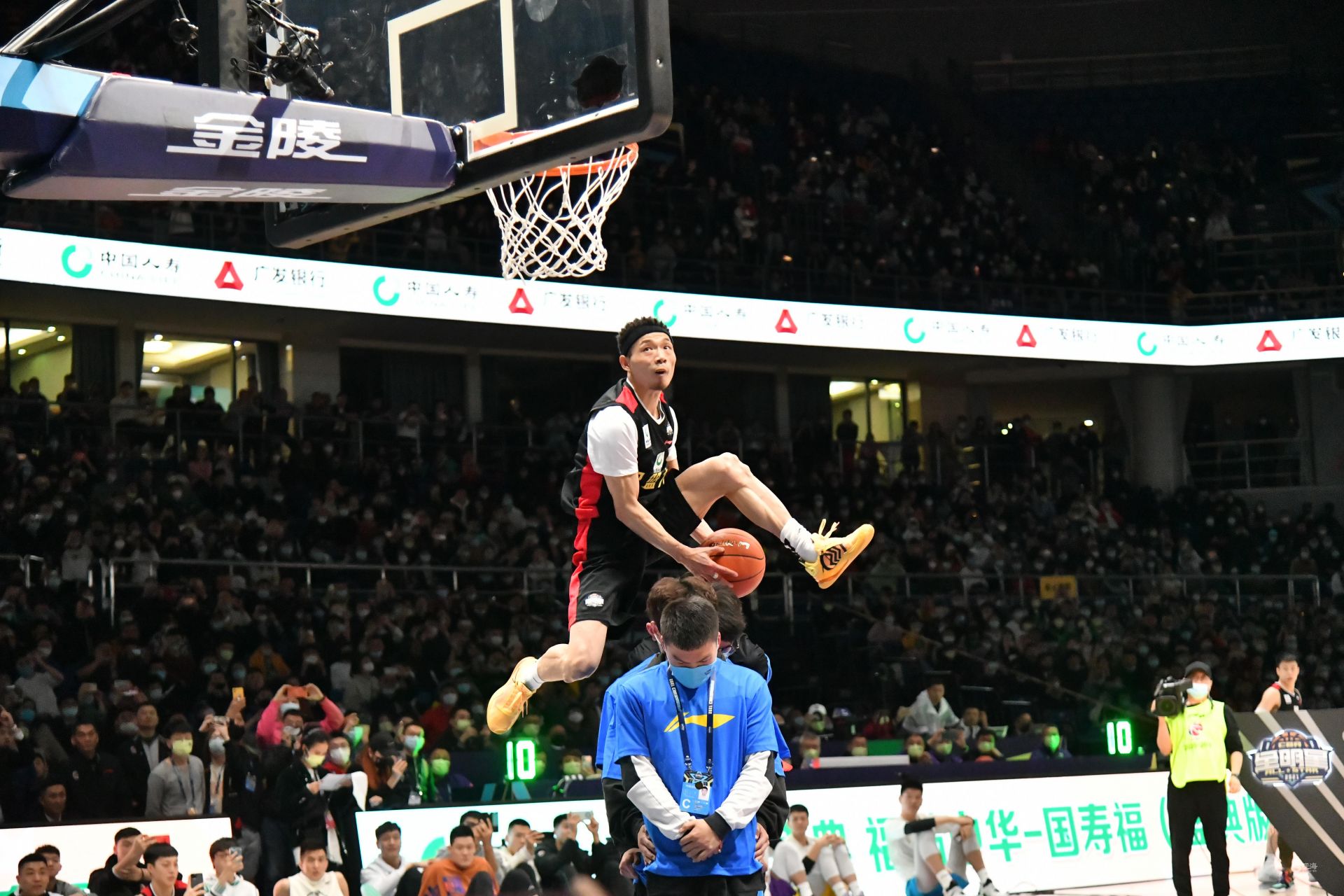 内把球喂到 内把球喂到